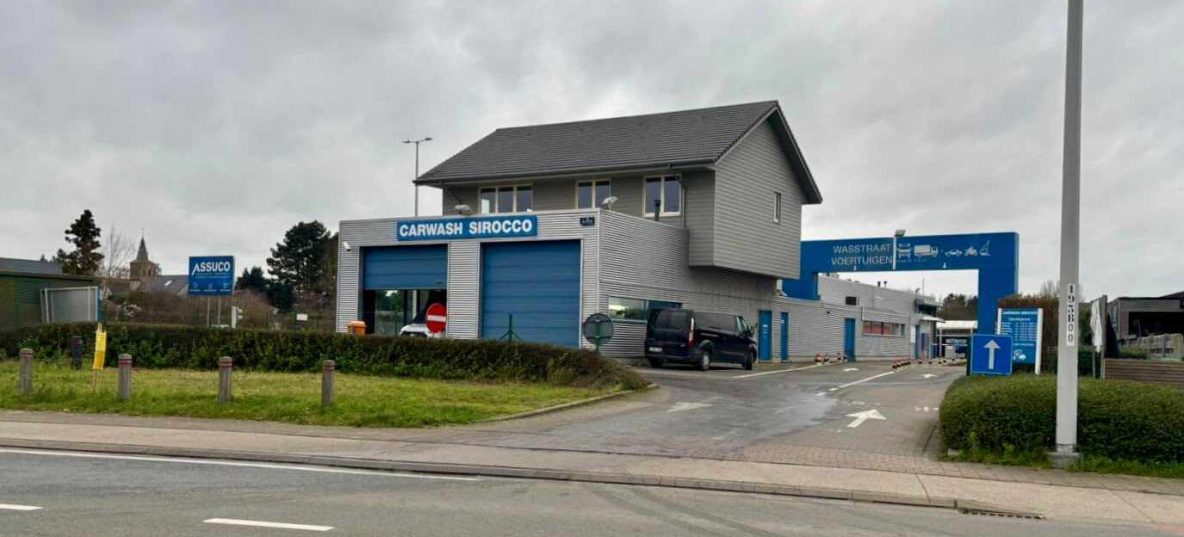CARWASH SIROCCO ZOU PLAATS MAKEN VOOR MCDONALD'S IN ZOTTEGEM. (FOTO: NOA MORNIE)