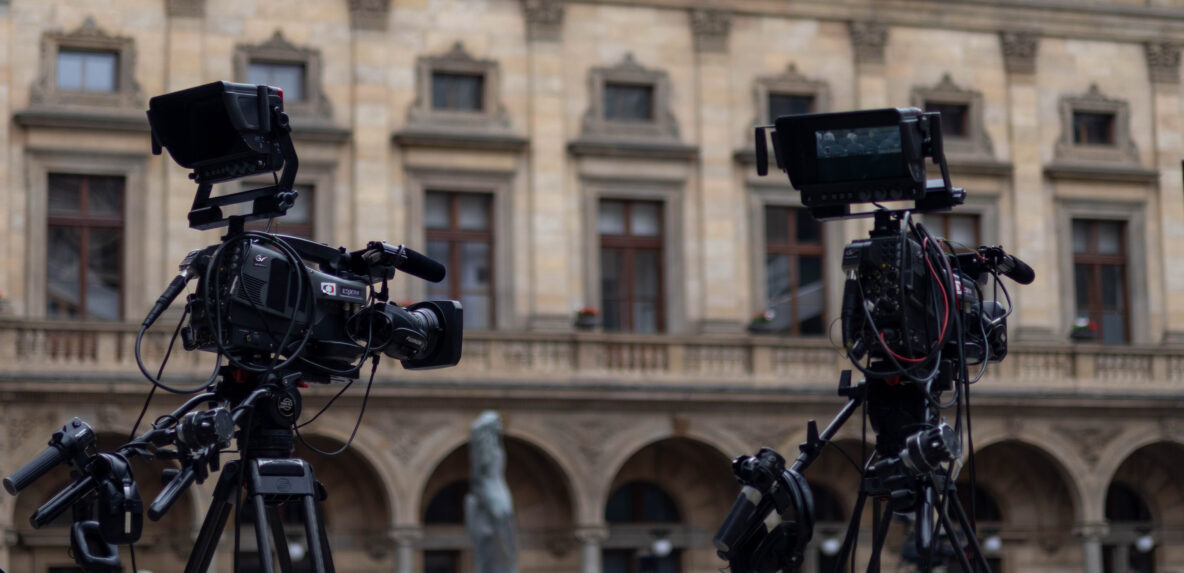 Camera's op een filmset in Praag